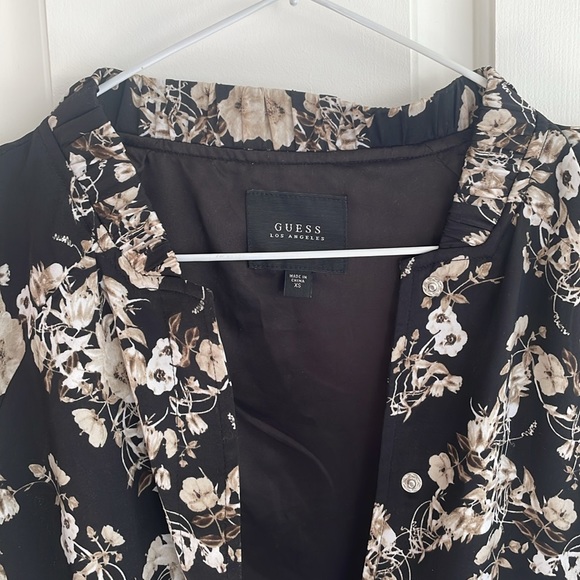 Guess jacket size extra small, EUC - Picture 5 of 6